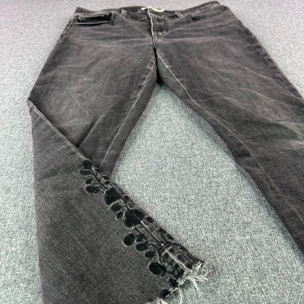 Levi's Jeans Women 31 711 Skinny Black Embroidered Raw Hem 3027-161-06/10/26